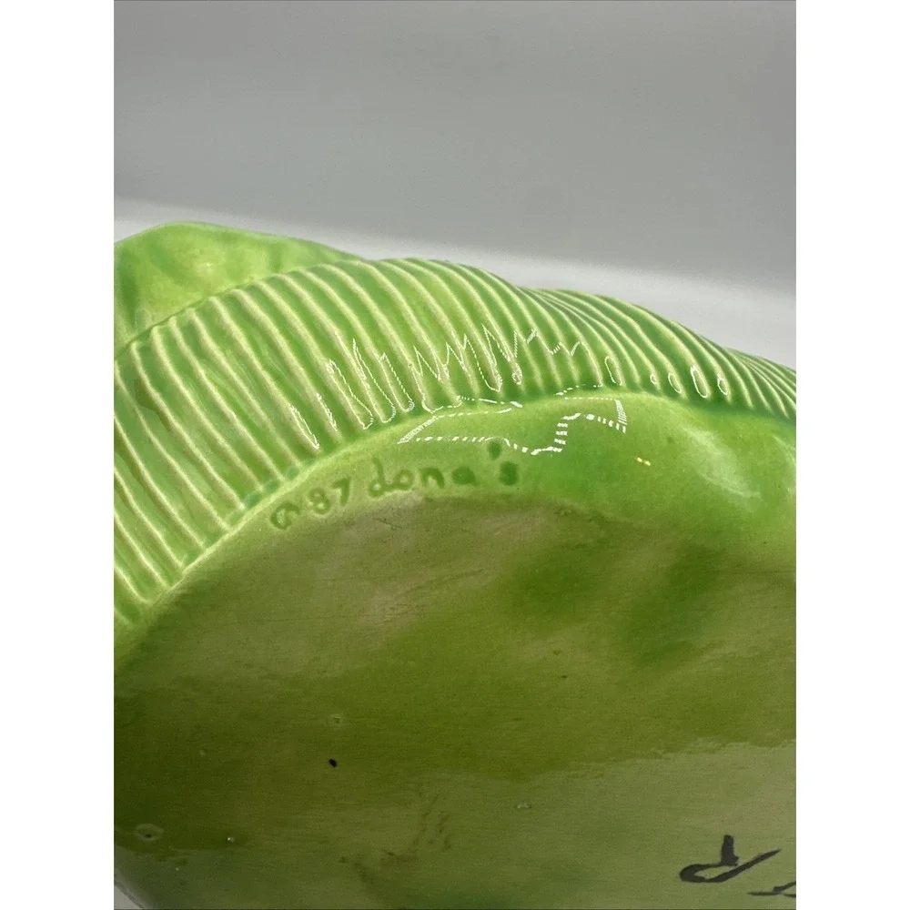 Dona's Ceramic Painted 1987 Green Basket Cabbage Leaf Edge  Vintage